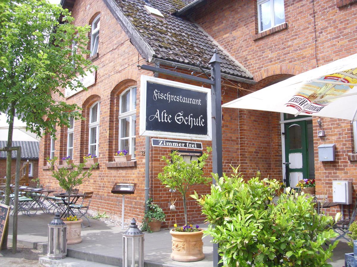 Restaurant & Pension Alte Schule Schaprode Exterior photo